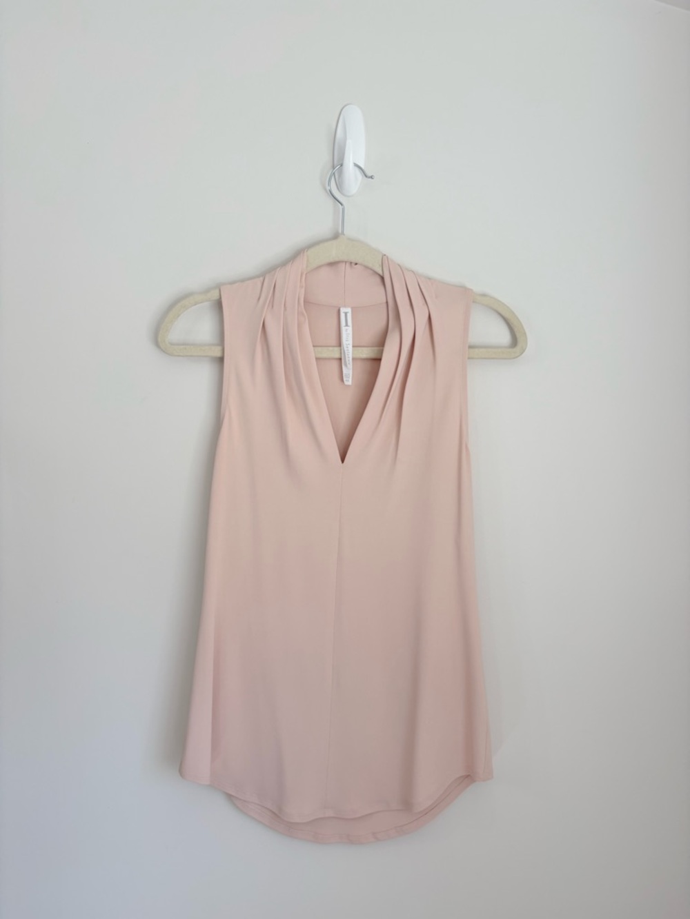 IRIS SETLAKWE Blush Pink Vneck Sleeveless Blouse Womens S Feminine Office Dressy